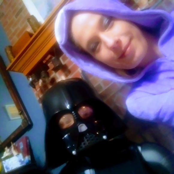 Meet your Posher, Nicole - Picture 1 of 1